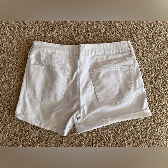 White Jean shorts size 9 - Picture 2 of 3